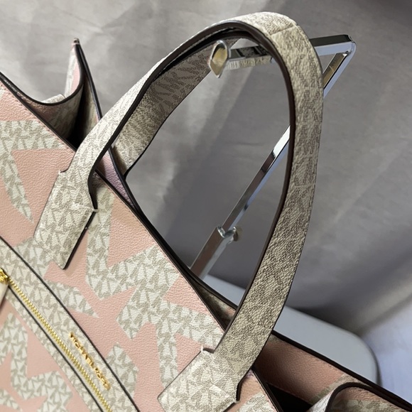 Michael Kors Tote Bag - Picture 8 of 14